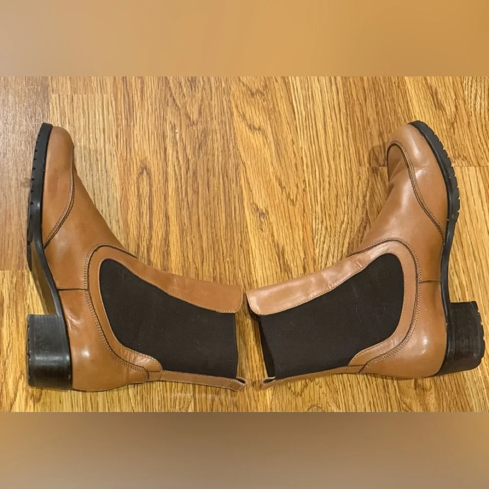 Salvatore Ferragamo Women’s Tan Leather Chelsea Ankle Boots Rubber Soles Size 7 - Picture 10 of 15